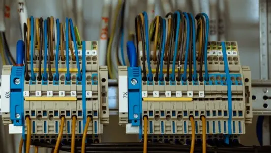 Conectando eficiencia y seguridad. Servicio de electricidad de JG Mantenimientos